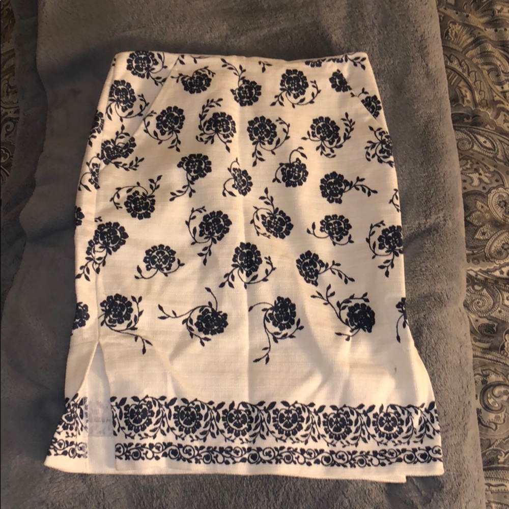 Loft pencil skirt